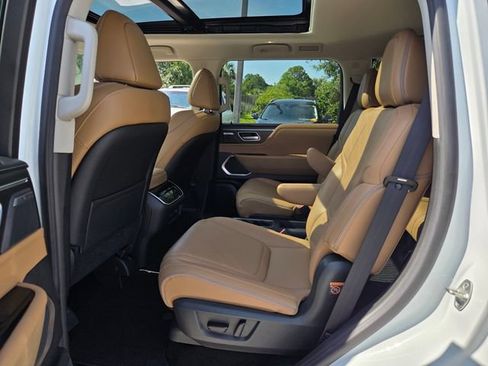 Certified 2026 INFINITI QX80 Luxe w/ Cargo Package AWD/4WD image 13