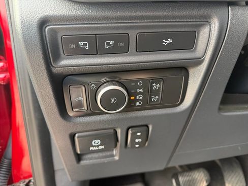 Used 2022 Ford F150 Lariat w/ FX4 Off-Road Package AWD/4WD image 17
