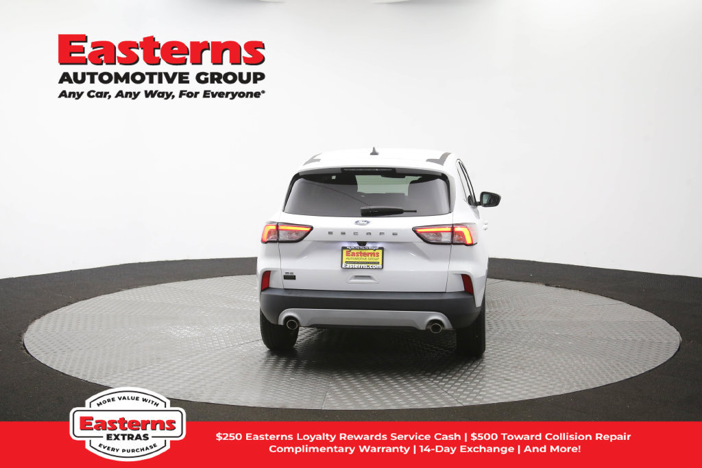 Used 2022 Ford Escape SE FWD image 38