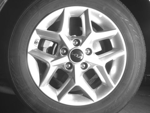 Used 2025 Kia Soul LX w/ LX Technology Package FWD image 12