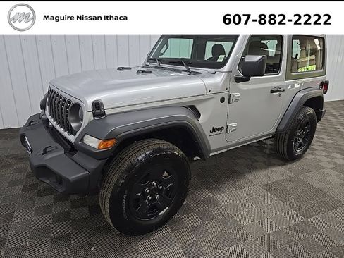 Used 2024 Jeep Wrangler Sport AWD/4WD image 9