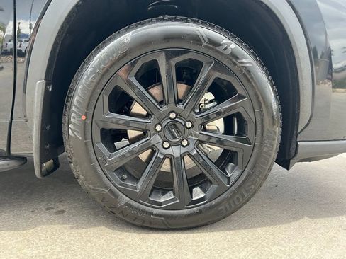 Used 2026 Toyota Highlander Limited AWD/4WD image 29