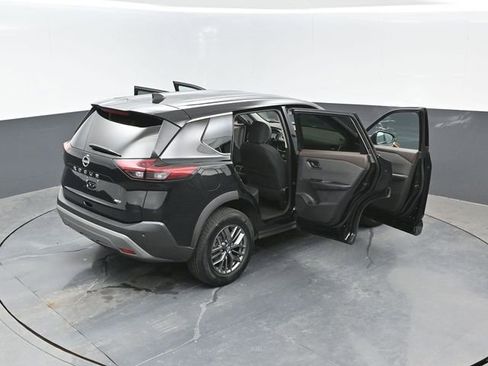 Used 2023 Nissan Rogue S AWD/4WD image 24
