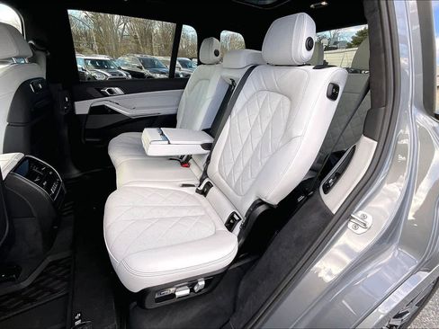Used 2025 BMW X7 xDrive40i w/ Executive Package image 42