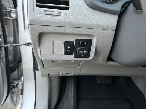 Used 2010 Toyota Corolla LE image 21