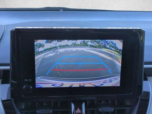 Used 2025 Toyota Corolla LE image 13