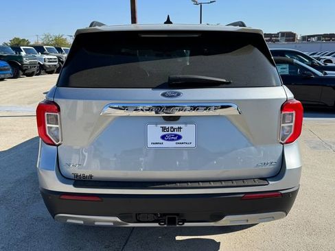 Used 2023 Ford Explorer XLT w/ Equipment Group 202A image 9