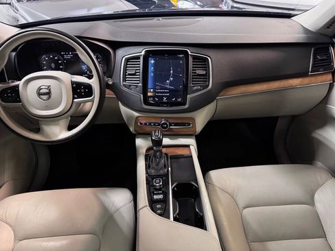 Used 2021 Volvo XC90 T6 Momentum w/ Climate Package image 14