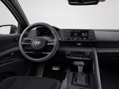 Used 2025 Hyundai Elantra Sport FWD image 21