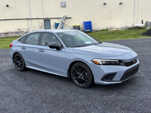 Used 2022 Honda Civic Sport image 2