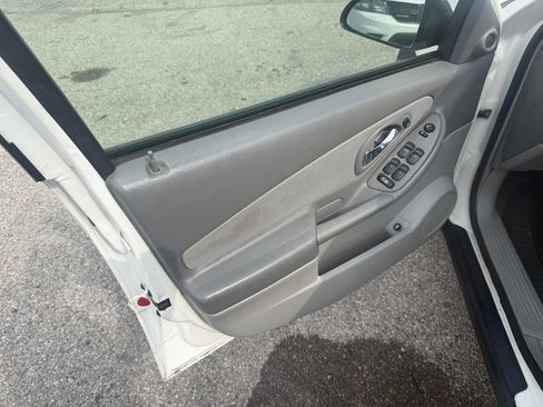 Used 2005 Chevrolet Malibu LS image 11