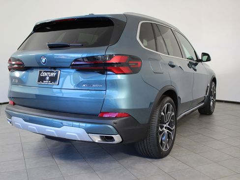 New 2026 BMW X5 xDrive50e image 9