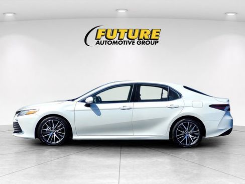 Used 2023 Toyota Camry XLE FWD image 7