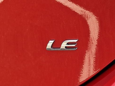 Used 2019 Toyota Corolla LE image 28