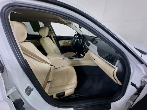 Used 2018 BMW 320i Sedan image 31