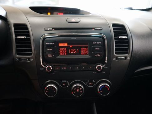 Used 2018 Kia Forte LX image 6