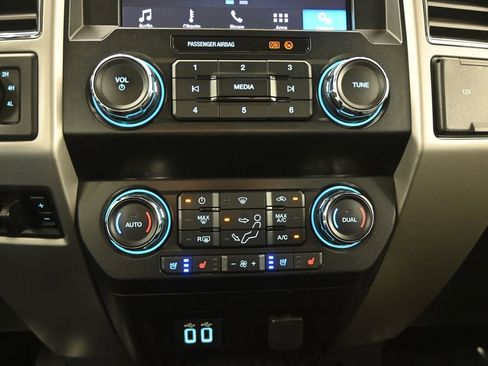 Used 2019 Ford F350 Lariat w/ Chrome Package image 31