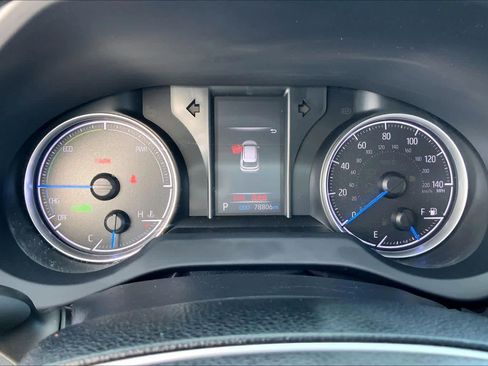 Used 2021 Toyota Venza LE image 25