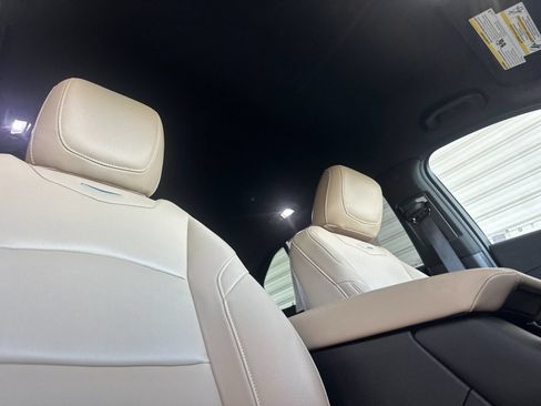 Used 2024 Cadillac XT4 Luxury FWD image 18