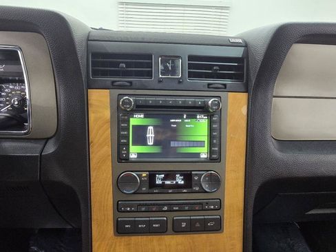 Used 2014 Lincoln Navigator 2WD w/ Equipment Group 101A image 26