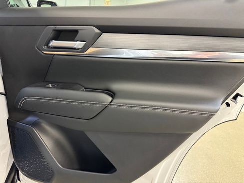New 2026 GMC Terrain Elevation w/ LPO, Floor Liner Package FWD image 25
