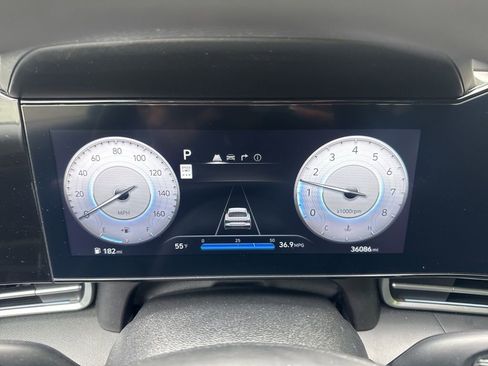 Used 2024 Hyundai Elantra SEL image 9