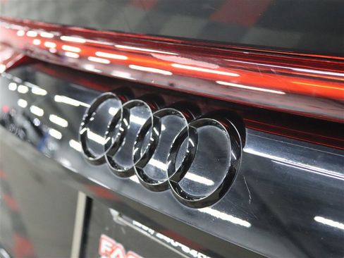 Used 2021 Audi SQ8 Premium Plus w/ SQ8 Black Optic Package AWD/4WD image 9