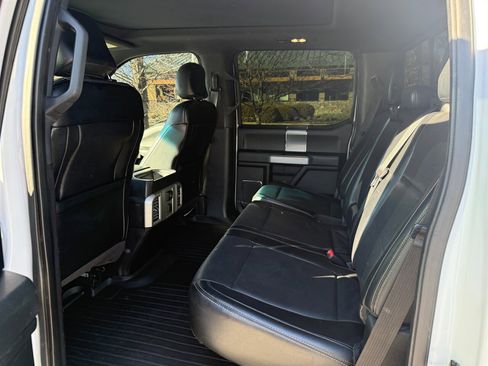 Used 2015 Ford F150 Lariat image 10