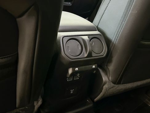 Used 2023 Jeep Wrangler Unlimited Sahara w/ Cold Weather Group AWD/4WD image 28