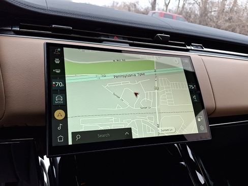 Used 2024 Land Rover Range Rover Sport SE image 16