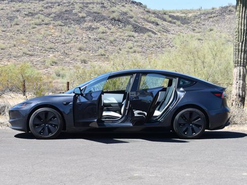 Used 2026 Tesla Model 3 RWD image 5