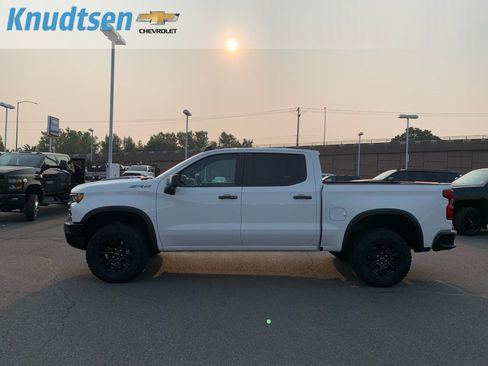 Used 2025 Chevrolet Silverado 1500 ZR2 w/ Technology Package AWD/4WD image 4