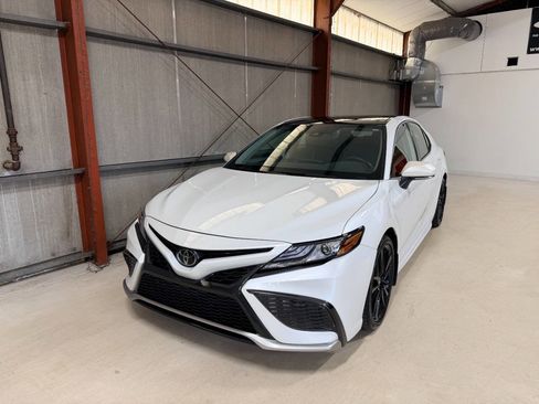 Used 2022 Toyota Camry XSE w/ Carpet Mat Package (TMS) image 6