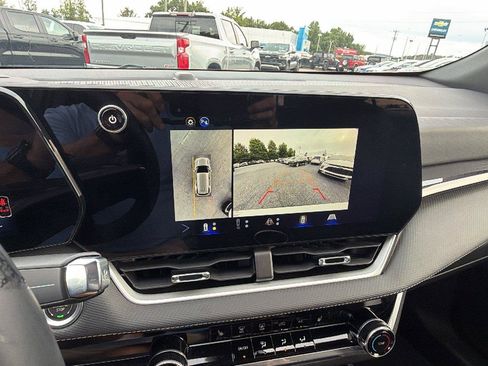 Used 2025 Chevrolet Equinox LT w/ Safety and Technology Package FWD image 31