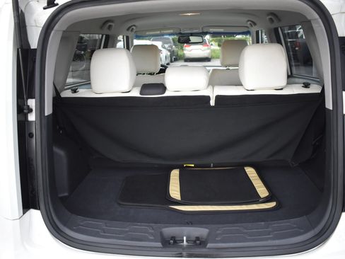 Used 2011 Kia Soul + FWD image 14