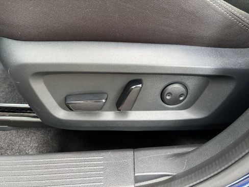 Used 2025 Nissan Rogue SV FWD image 22