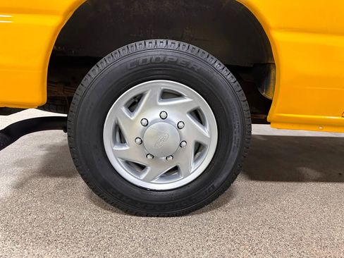 Used 2009 Ford E-150 and Econoline 150 Wagon image 49