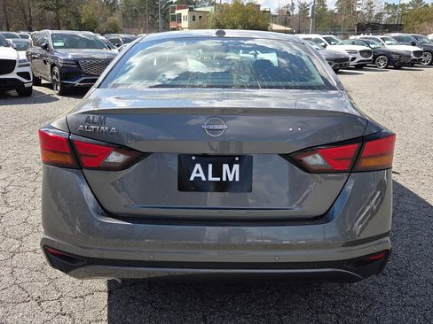 Used 2025 Nissan Altima 2.5 SV image 11