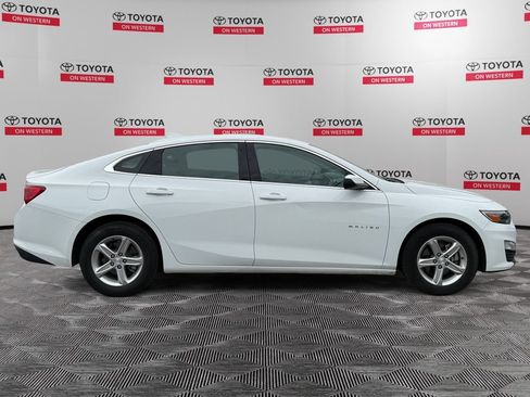 Used 2024 Chevrolet Malibu LT FWD image 4