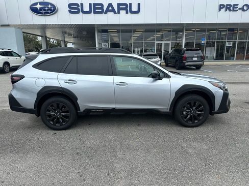Used 2025 Subaru Outback Onyx Edition AWD/4WD image 2