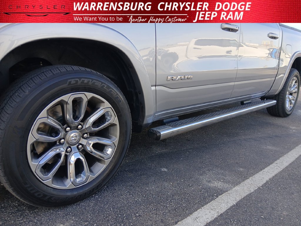 Used 2020 RAM 1500 Laramie w/ Sport Appearance Package AWD/4WD image 32