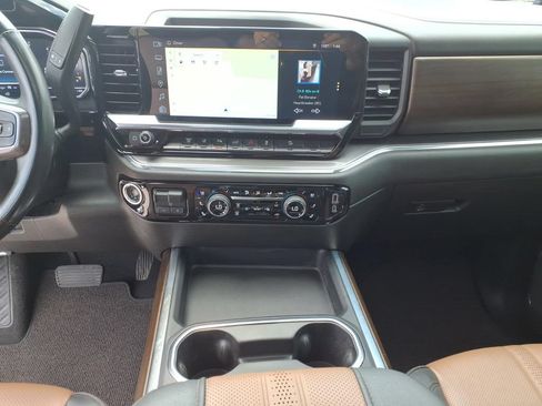 Used 2024 Chevrolet Silverado 2500 High Country w/ Technology Package AWD/4WD image 18