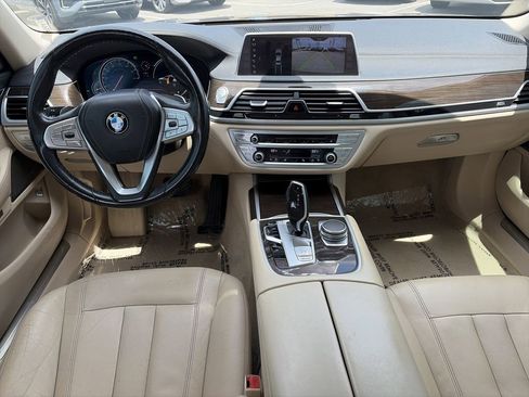 Used 2018 BMW 740i RWD image 16
