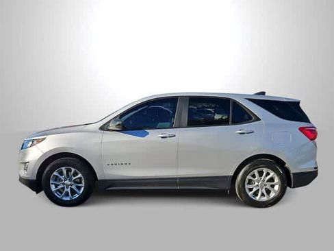 Used 2021 Chevrolet Equinox LS w/ LS Convenience Package image 5