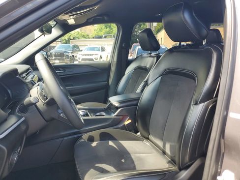 Certified 2024 Jeep Grand Cherokee L Laredo image 20