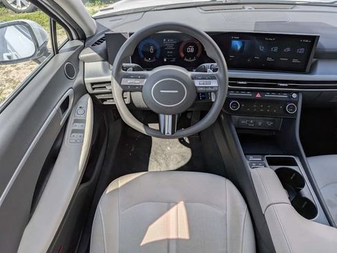 Used 2025 Hyundai Sonata SEL FWD image 14