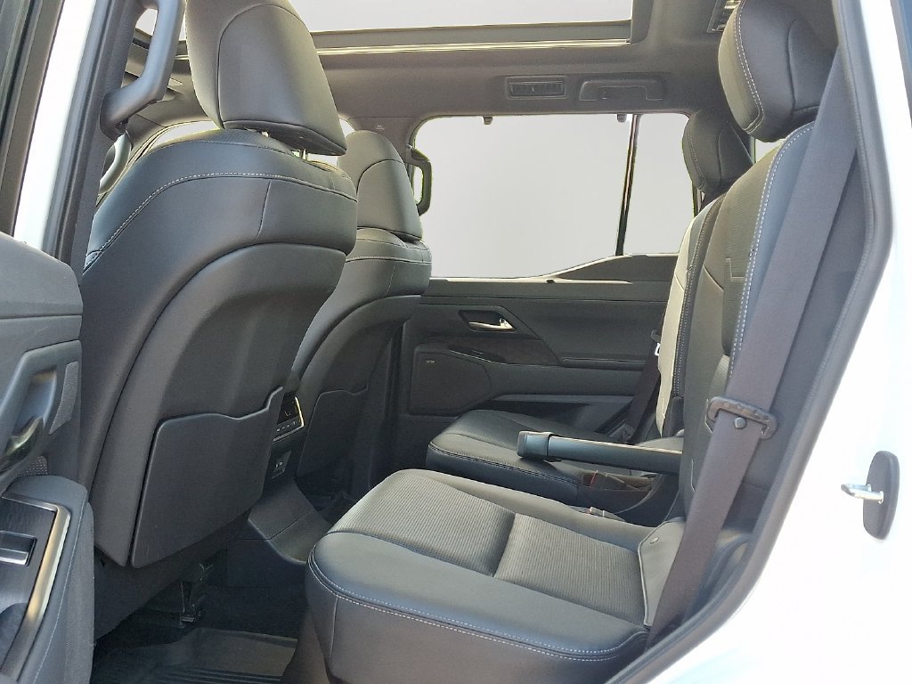 Used 2024 Lexus GX 550 w/ Accessory Package (Z1) AWD/4WD image 8