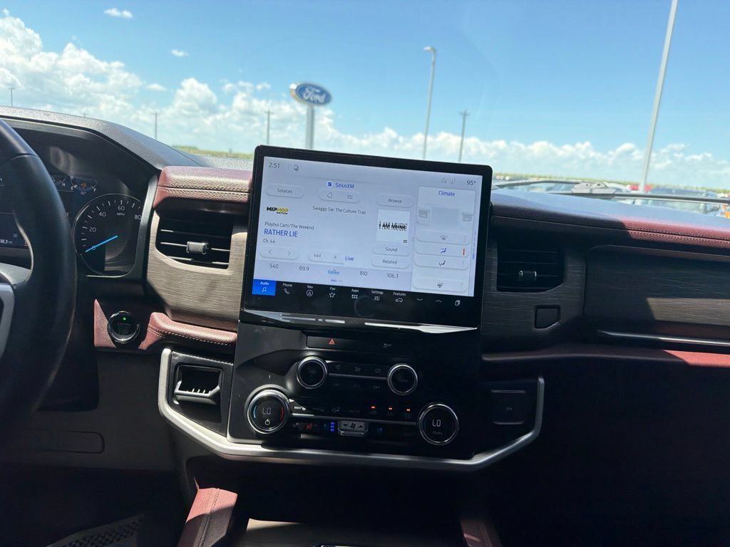 Used 2023 Ford Expedition Limited AWD/4WD image 15