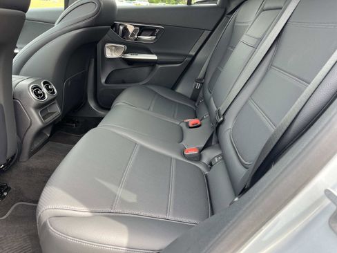 Used 2026 Mercedes-Benz GLC 300 image 17