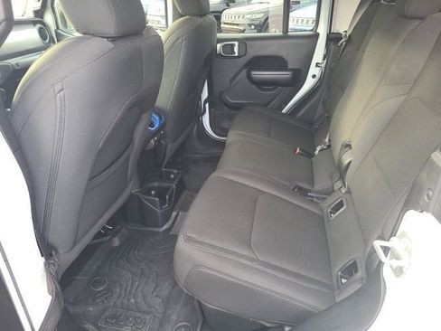 Used 2021 Jeep Gladiator Willys image 18